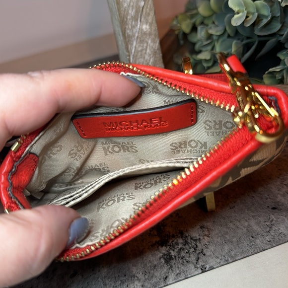 EUC Michael Kors Wristlet - Picture 3 of 4